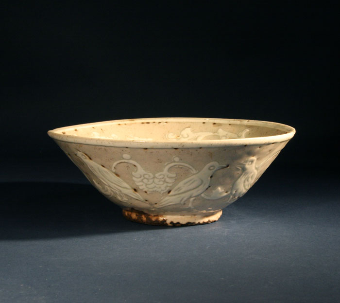 Persian Pottery Bowl with Birds and Wolves, Iran 19th century